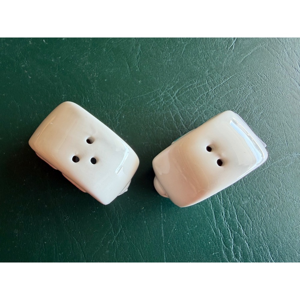 Vintage Style Camper Trailer Salt and Pepper Shakers Set Pink Teal Ceramic NEW - Picture 3 of 4